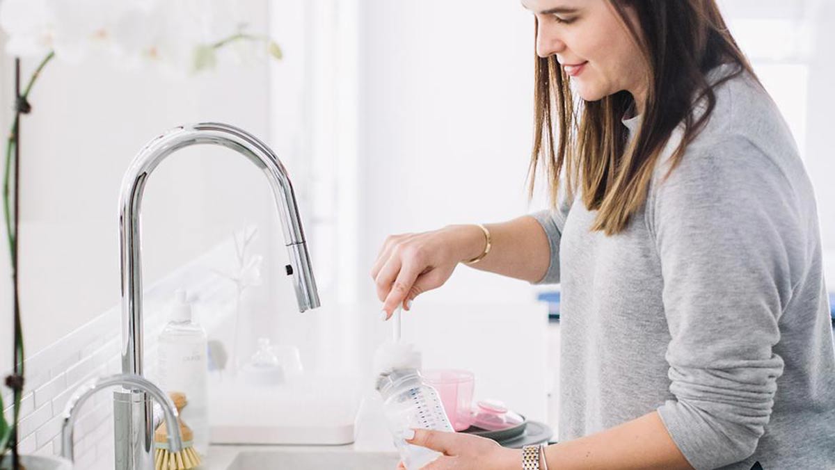 how to wash baby bottles