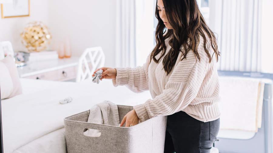 how to deep clean a bedroom